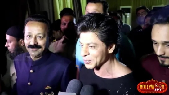 Shahrukh Khan At Baba Siddiqui Iftar Party 2016 - Inside Video