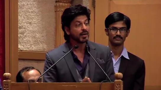 Shah Rukh Khan | Devendra Fadnavis At ‘Movers & Makers’ Book Launch | Event Uncut