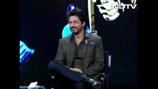 SRK bowls over NDTV with imitation of Sachin Tendulkar