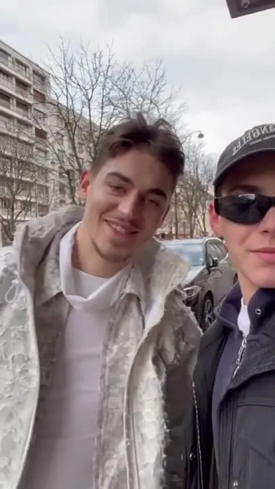 Hero with fans (in Paris)