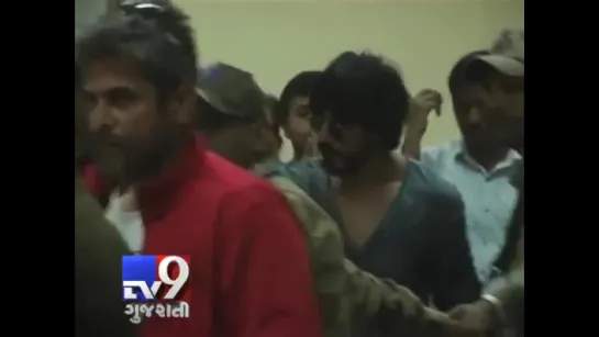 Shah Rukh Khan reaches Bhuj for Raees shoot - Tv9 Gujarati