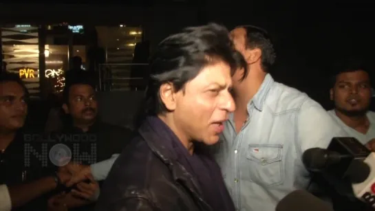 Shahrukh Khan at A Movie Theatre For Dilwales Journalist Reactions