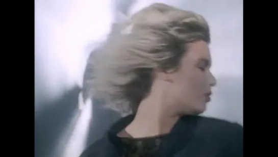 Kim Wilde - You Keep Me Hangin On