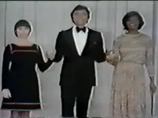 1976 Mireille Mathieu, Sacha Distel et Dionne Warwick - Medley