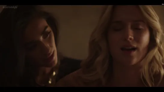 Elizabeth Lail - You S01E01-10 (2018) 1080p Nude? Sexy! Watch Online / Элизабет Лэил - Ты