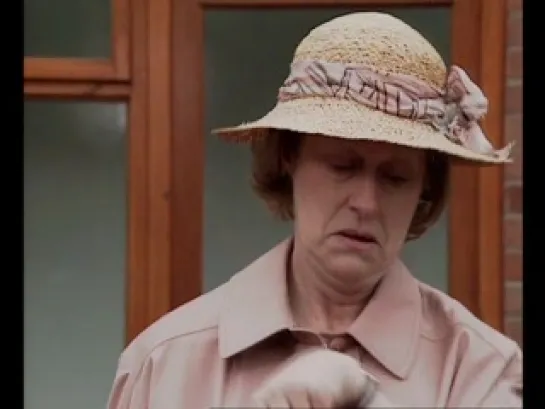 Keeping Up Appearances s1e01