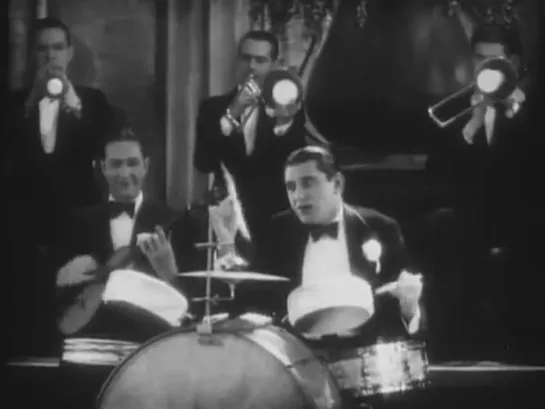 Abe Lyman & His Orchestra - Varsity Drag (1927)