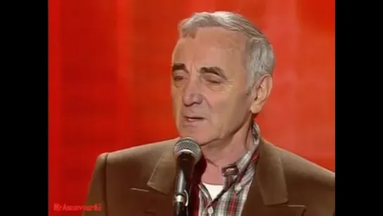 Charles Aznavour chante  'Les deux guitares' - 1996