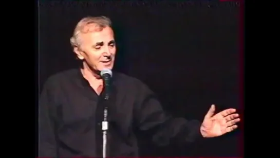 Charles Aznavour chante 'Les deux guitares' 1994