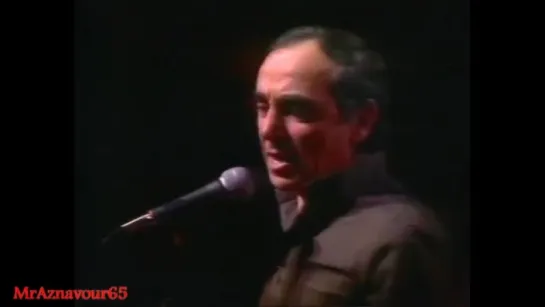 Charles Aznavour chante 'Les Deux Guitares''  à l'Olympia - 1978