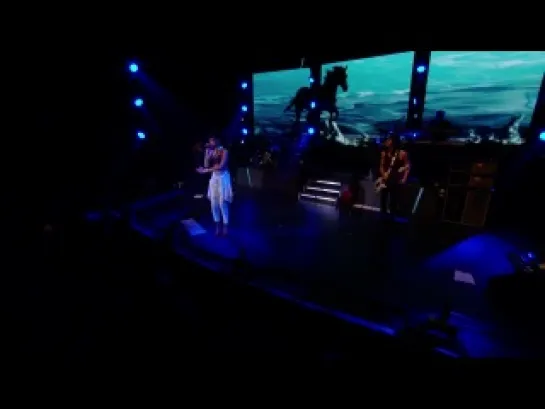 Rihanna - Diamonds (Live In London)