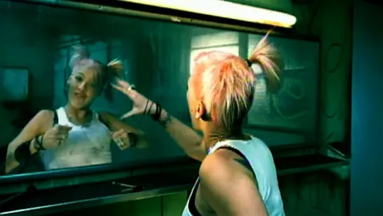 МОЯ ПИНК - DON´T LET ME GET ME! ( НЕ ДАЙ МНЕ НАВРЕДИТЬ СЕБЕ! ) P!NK / PINK