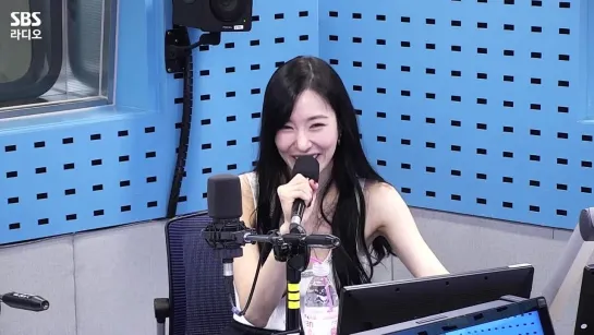 Tiffany Young - Roxie (240612 SBS Power Time Radio Show)