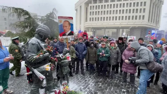 Участники автопробега о празднике воссоединения Крыма с Россией