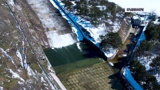 Симферопольское водохранилище наполнено, начался сброс воды