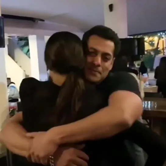 Сушмита Сен и Салман Кхан танцуют на дне рождении | Sushmita Sen, Salman Khan dance | болливуд | индийское кино