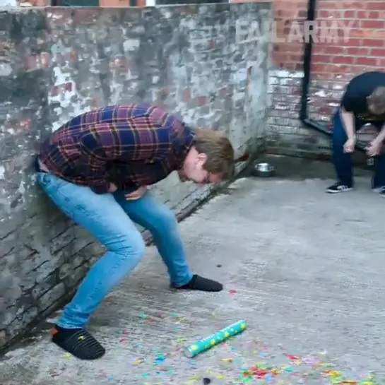 „Surprise! #FailArmy“