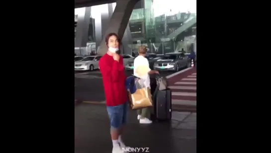 Park Jung Min with Fans at Thailand airport [17.05.06]