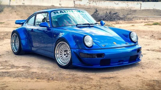 Porsche 964 RWB