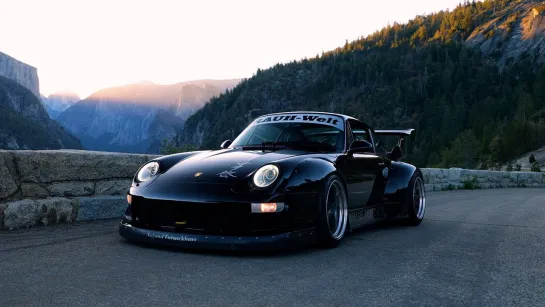 Porsche RWB in Yosemite