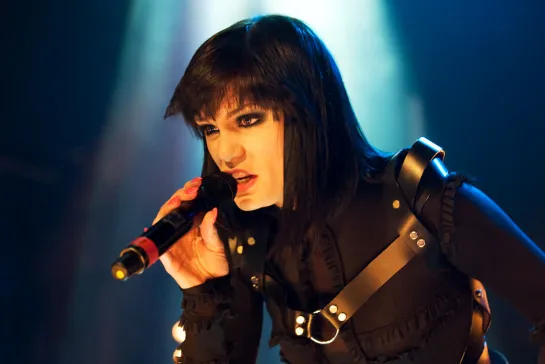 Jessica CORNISH (Jessie J) - Mamma Knows Best