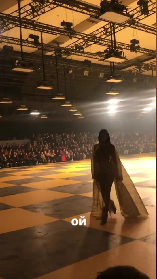 На подуиме показа «Off-White» Осень/Зима 2019 (28.02.19)