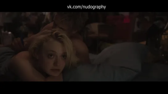 Сексуальная Дакота Фаннинг (Dakota Fanning) в фильме "Очень хорошие девочки" (Very Good Girls, 2013, Наоми Фонер)