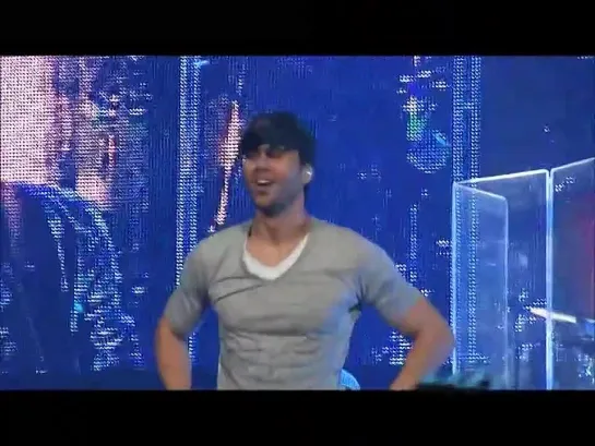 Enrique Iglesias I like it (Live in Kansas City 12-3-10)