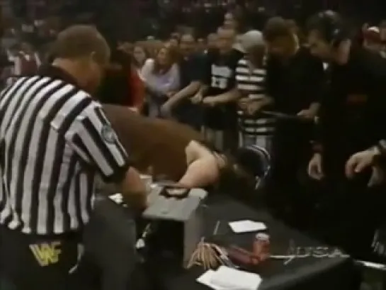 RAW is War 08-11-97 - Shawn Michaels VS Mankind.