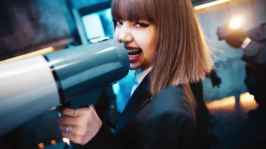 [MV] LISA - LALISA (2160p) [kpopstan.com]