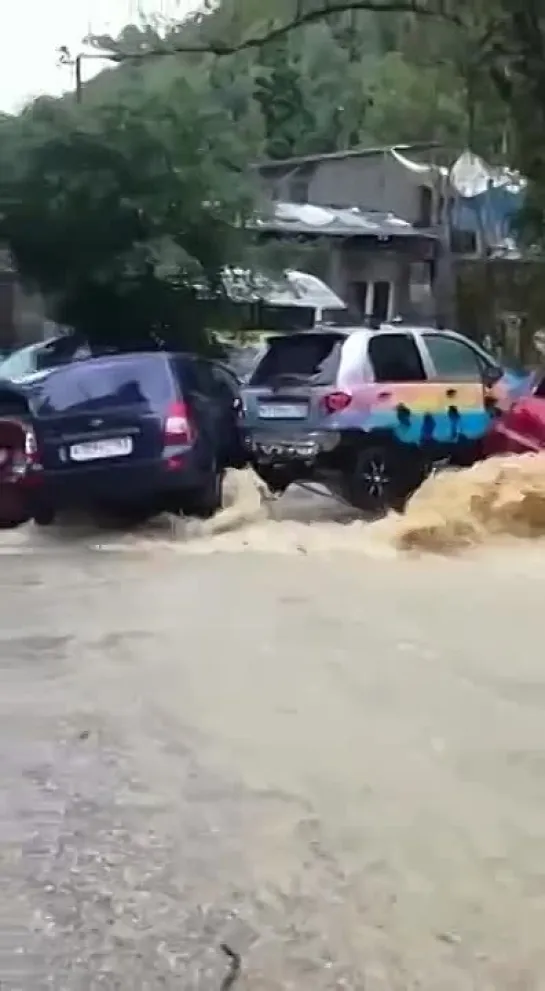 В Сочи закрыли все пляжи из-за непогоды