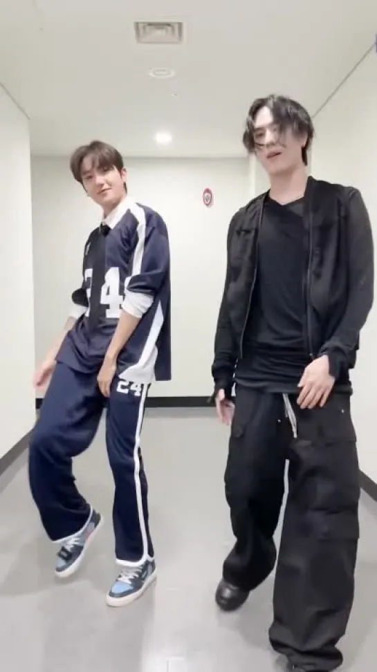 Yugyeom "LOLO" Challenge with Hyunjae (The Boyz)