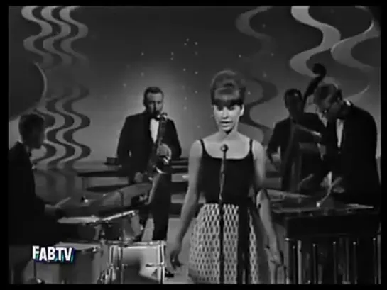 Astrud Gilberto and Stan Getz - The Girl From Ipanema (1964) LIVE