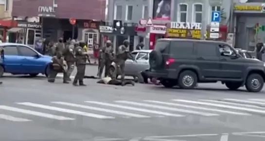 🗣Бойцы ЧВК «Вагнер» задержали двух человек рядом со штабом ЮВО, — СМИ