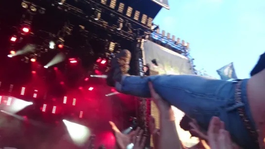 Wacken 2016. Steel Panther. Crowdsurfers