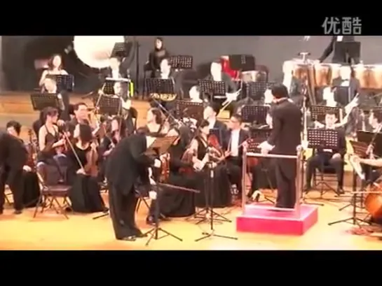 Violinist Chuanyun Li collapsed on stage-1.mp4