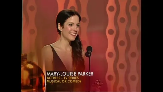 Mary-Louise Parker Wins Best Actress TV Series Musical or Comedy - Golden Globes (2006)