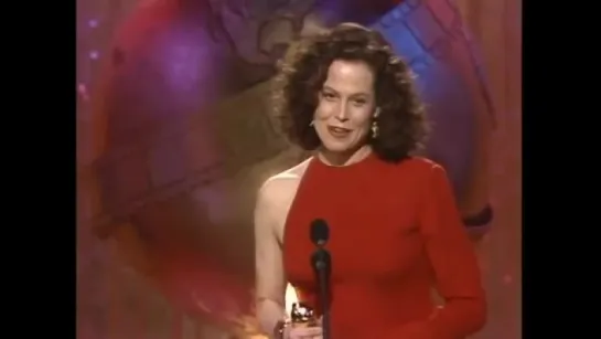 Sigourney Weaver Wins Best Supporting Actress Motion Picture - Golden Globes (1989)