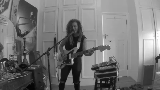 Tash Sultana - Notion (live Bedroom Recording)