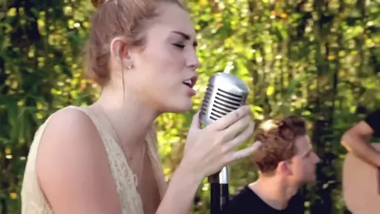 Miley Cyrus - Jolene (The Backyard Sessions)