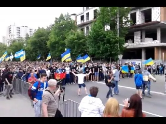 Днепропетровск. Бандера, Бандера-папа. В жопу выебали путина-кацапа!!!