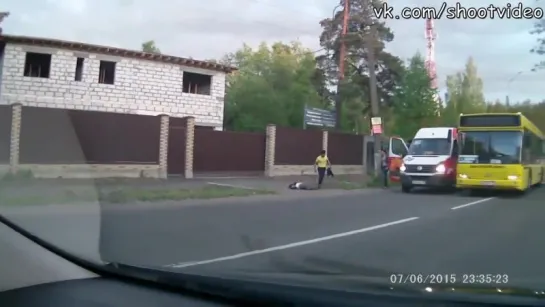 Водители не смогли поделать пассажиров, вышли и начали драку