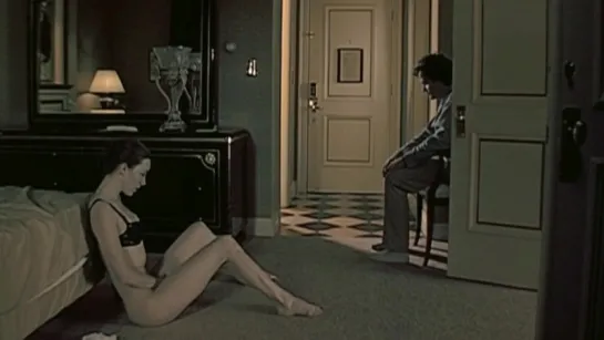 Molly Parker Nude - The Center of the World (2001)