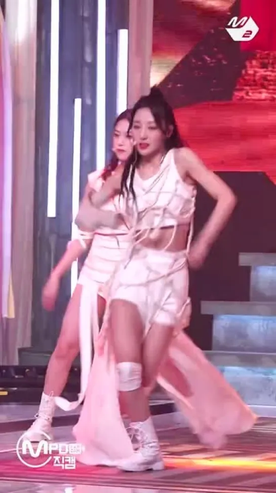 [MPD직캠] 이달의 소녀 이브 직캠 4K PTT (Paint The Town) (LOONA Yves FanCam)   @MCOUNTDOWN_2021.7.1