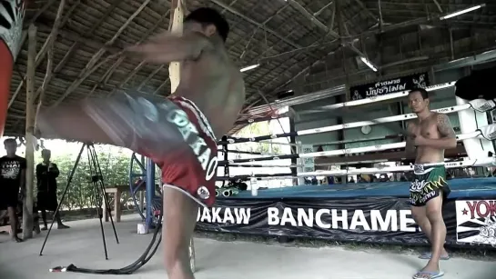 Buakaw Banchamek sponsored by Yokkao BANG BANG Training @ Banchamek Gym