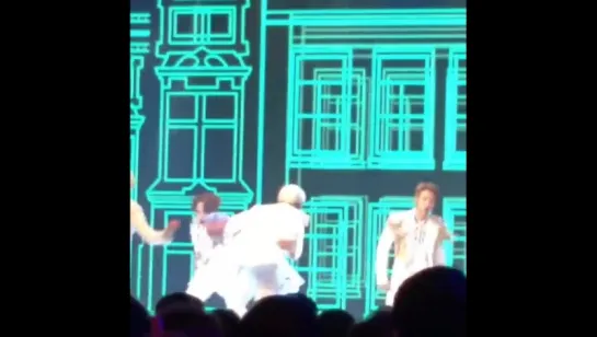 150425 SHINee (샤이니) Sherlock live in Brazil