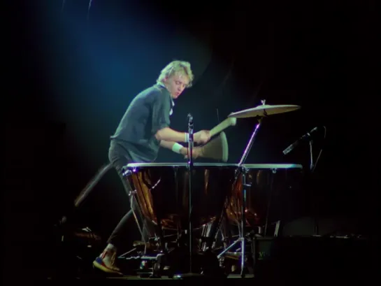 Roger Taylor 1981- Drum And Tympani Solo