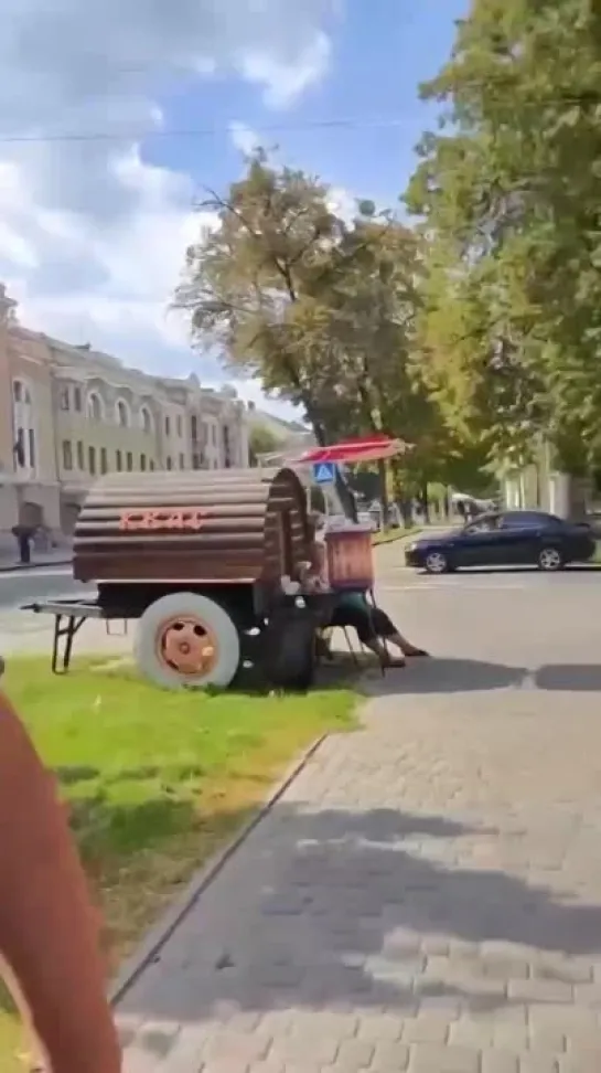 В сети распространяется видео с диалогом между украинцем и, предположительно, сотрудниками военкомата в Полтаве.