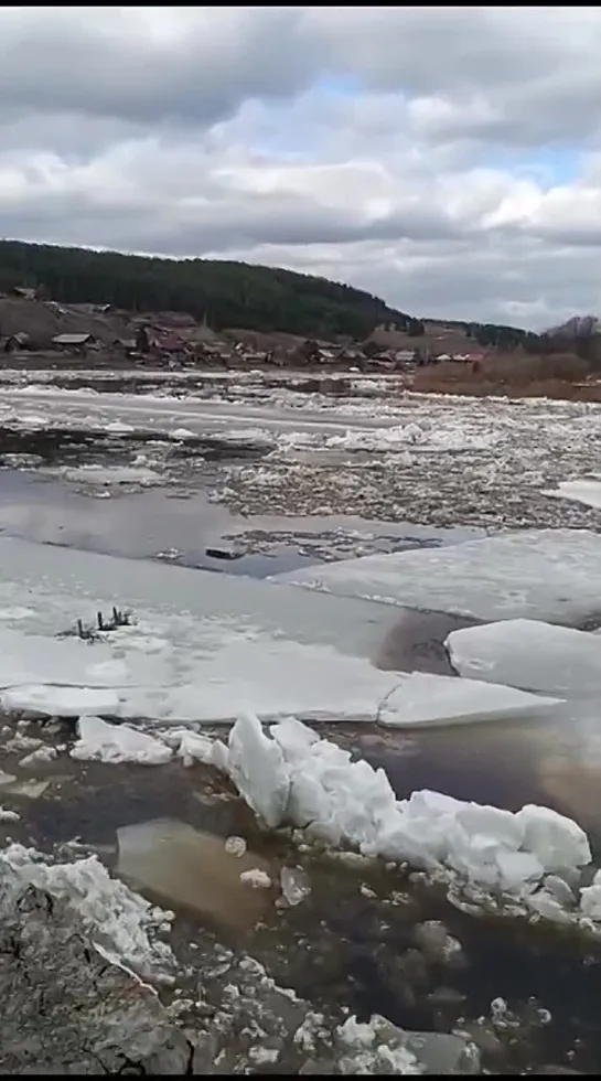 На реке Чусовая начался ледоход