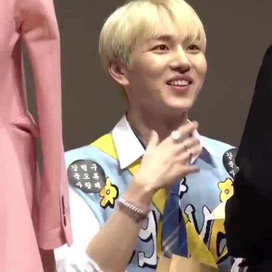 [FANCAM] 190421 Hongdae Fansign